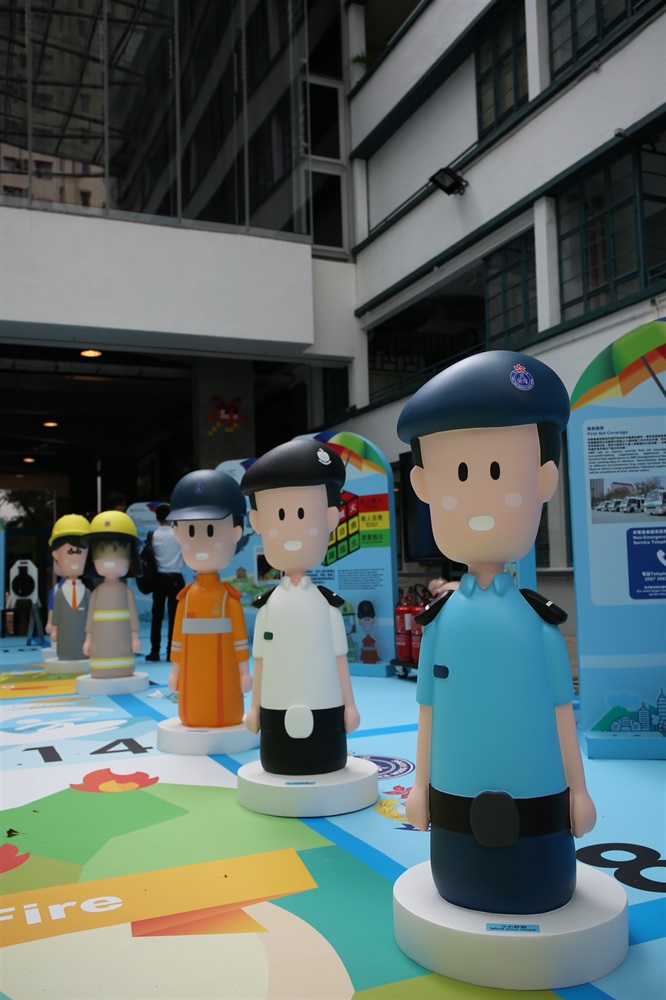 “Safer Living 2.0” is a one-year cross departments/Non-Government Orgnaisation public education event aiming to enhance public awareness to natural disasters (e.g. typhoon, storm surge, flooding, landslide, etc.) via a series of exhibitions, seminars, visits, contests, etc.