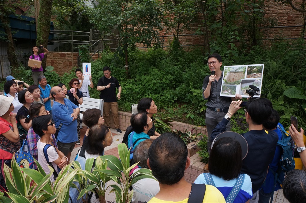 The Geotechnical Engineering Office (GEO) jointly organised a hiking event with the RTHK Radio 1 &quot;Climate Watcher&quot; Programme on 25 May 2019.  The event was overwhelmingly received by over 50 members of the public, with the hiking route along Bowen Road Fitness Trail starting at Bowen Road Garden and ending at Stubbs Road.  The geotechnical engineers provided a guided tour along Bowen Road at which some past natural terrain landslide happened and various Government landslide mitigation measures are located.  We explained the landslide risk in Hong Kong and took this opportunity to promote landslide self-help tips during heavy rains and how to respond positively to our Landslip Warning messages.
