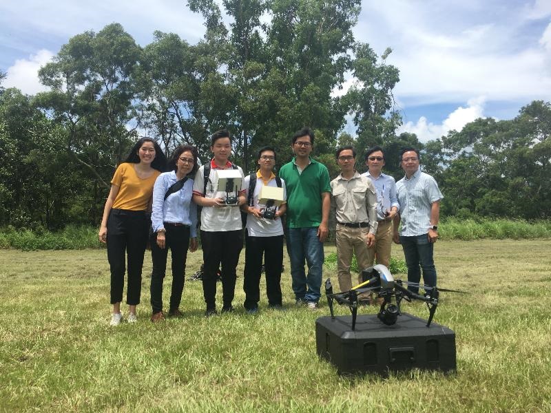 Students participated in a hands-on UAV flight operation in field.