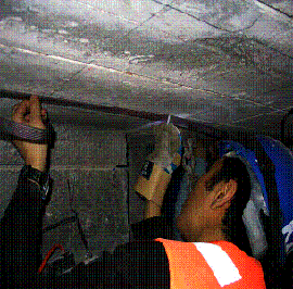 Installation of ribbon mesh anodes