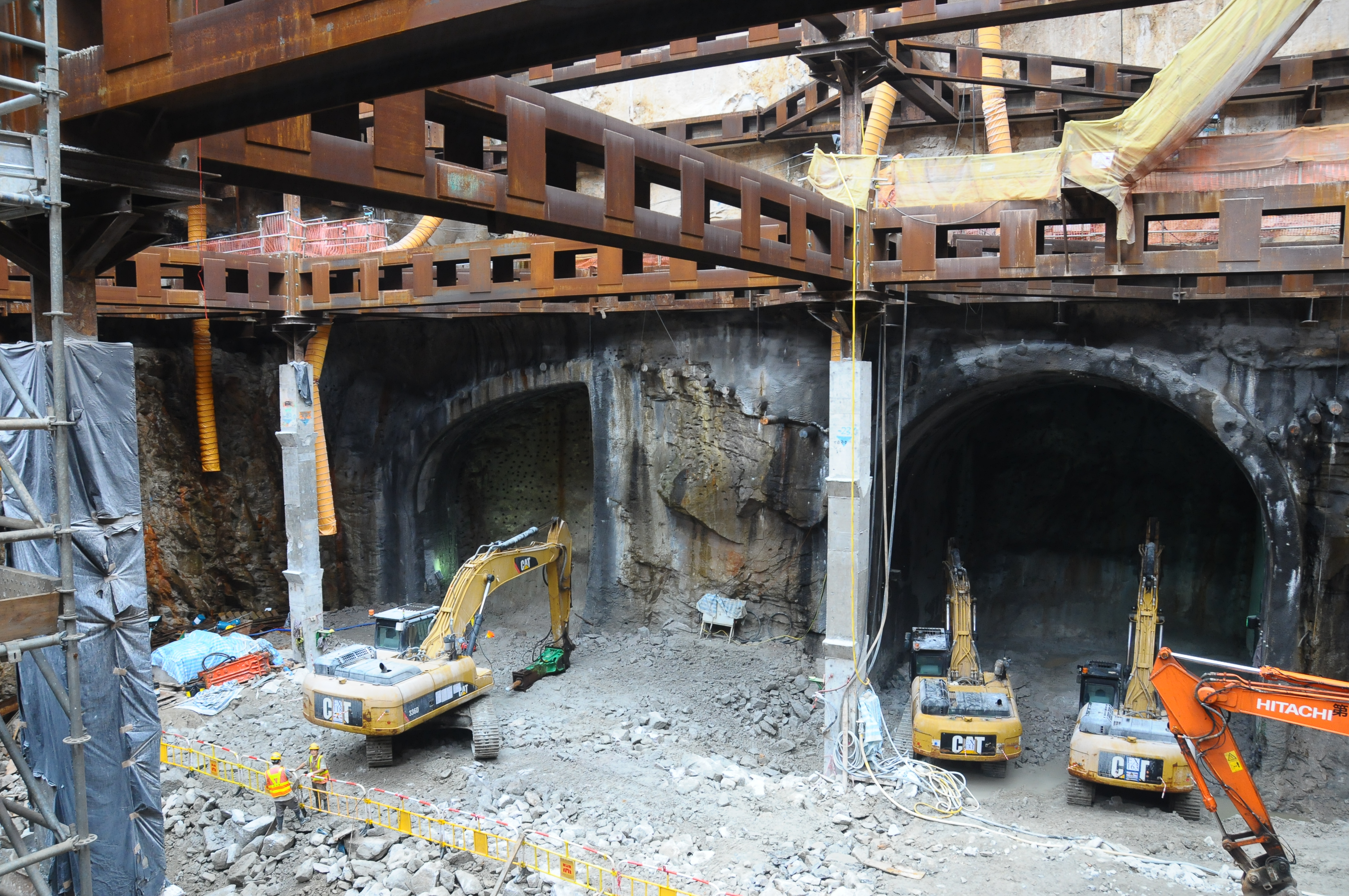 Excavation of EB Tunnel (Outer Bound) and SR8 Tunnel