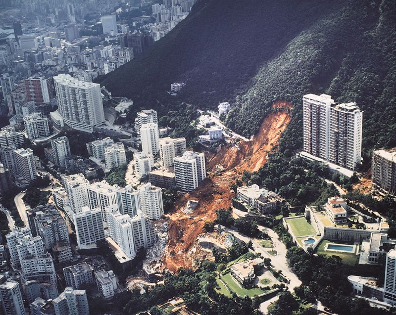 寶珊道滑坡 Po Shan Road landslide