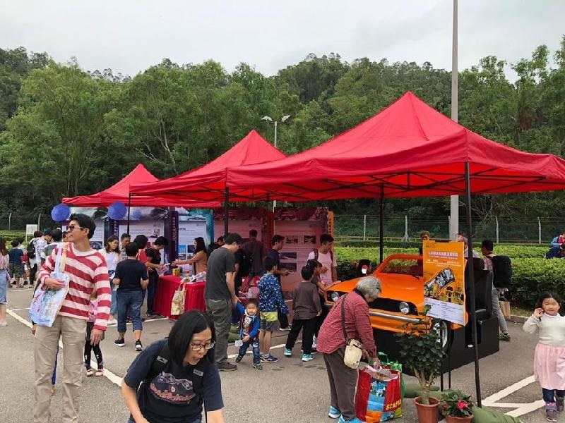 應中華電力有限公司（中電）的邀請，土木工程拓展署轄下土力工程處參與了中電2018年度的安全、健康及環保日，並在場內舉辦了一個小型的“香港斜坡安全”展覽。 中電已連續多年舉辦是項規模達五千人次的活動。土力工程處的展板、虛擬實境體驗和有獎問答遊戲‍深受在場人士歡迎，並派出超過七百份有關斜坡安全的禮品。