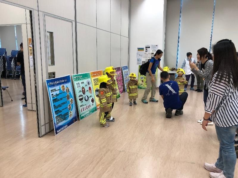 聯合國於2009年將每年的10月13日訂為「國際減災日」，以紀念各國民眾和社區為減少災害所帶來的風險而付出的努力，並希望提高大家對控制災難風險的認識。香港紅十字會於2018年10月13日首次舉辦「國際減災日」，並邀請消防處和土木工程拓展署轄下土力工程處參與。透過展板和各種攤位遊戲及體驗活動，讓市民了解備災知識。