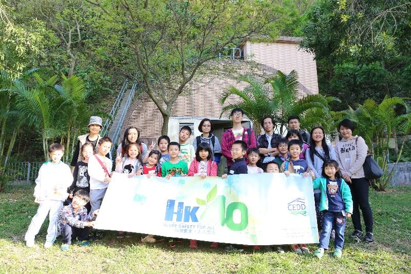 寶珊排水隧道前的大合照