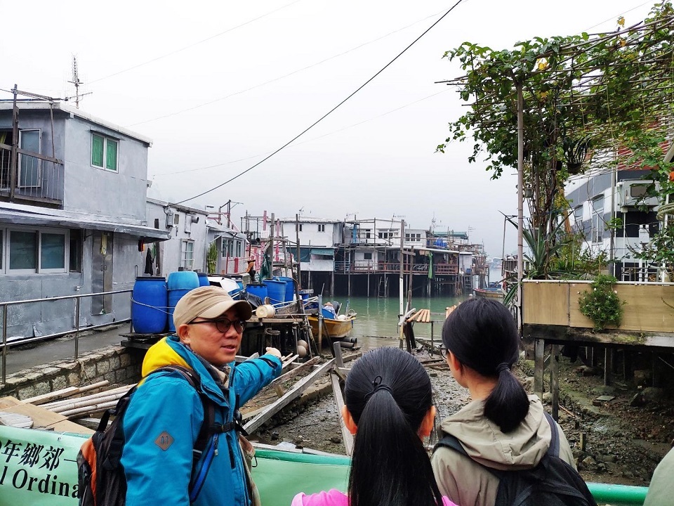 可持續大嶼辦事處為不同學校舉辦了多個導賞團。學生透過導賞團參觀了大嶼山的歷史建築及自然資源（如東涌侯王廟、東涌河生態、大澳棚屋及紅樹林等），從而認識大嶼山可持續發展的重要性。