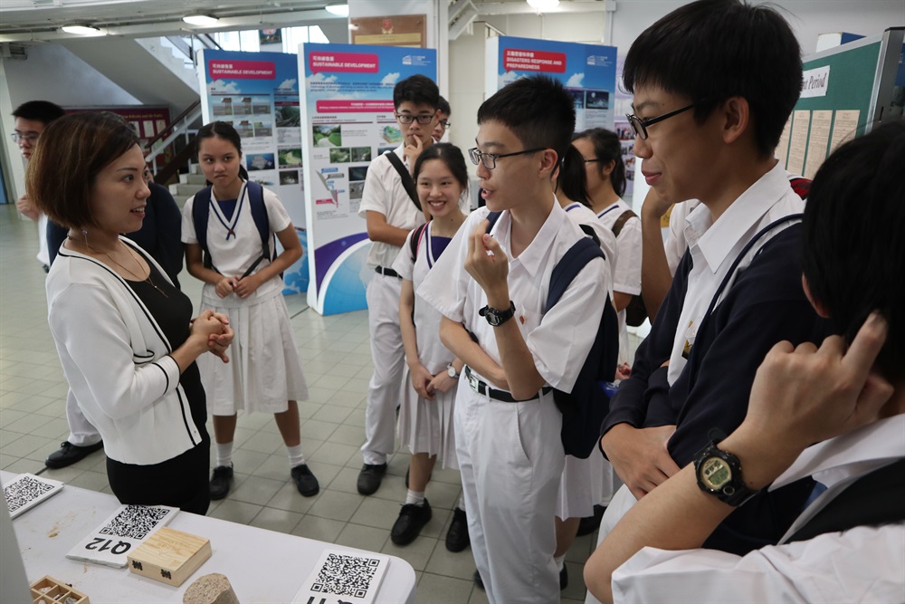 The “School Ambassador Programme” (SAP) continues to be held in primary and secondary schools in Hong Kong. The SAP aims to enhance the students’ interests in science, technology and engineering subjects. Our ambassadors also explained with emphasis on the natural hazards threatening Hong Kong and disaster preparedness. Schools which had participated in the SAP from June to September 2019 include New Territories Heung Yee Kuk Yuen Long District Secondary School, the Church of Christ in China Heep Woh College, Wong Tai Sin Catholic Primary School, St. Catherine’s School for Girls (Kwun Tong) and Shau Kei Wan East Government Secondary School. 