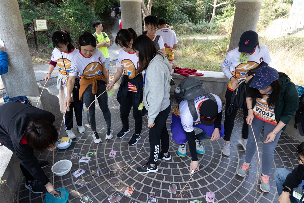 可持續大嶼辦事處透過在「活力薑餅人10公里」賽道沿途設置遊戲攤位，推廣大嶼山保育和可持續休閒及康樂的訊息。
