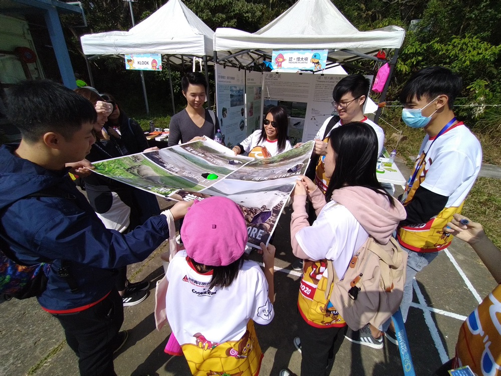 可持續大嶼辦事處透過在「活力薑餅人10公里」賽道沿途設置遊戲攤位，推廣大嶼山保育和可持續休閒及康樂的訊息。