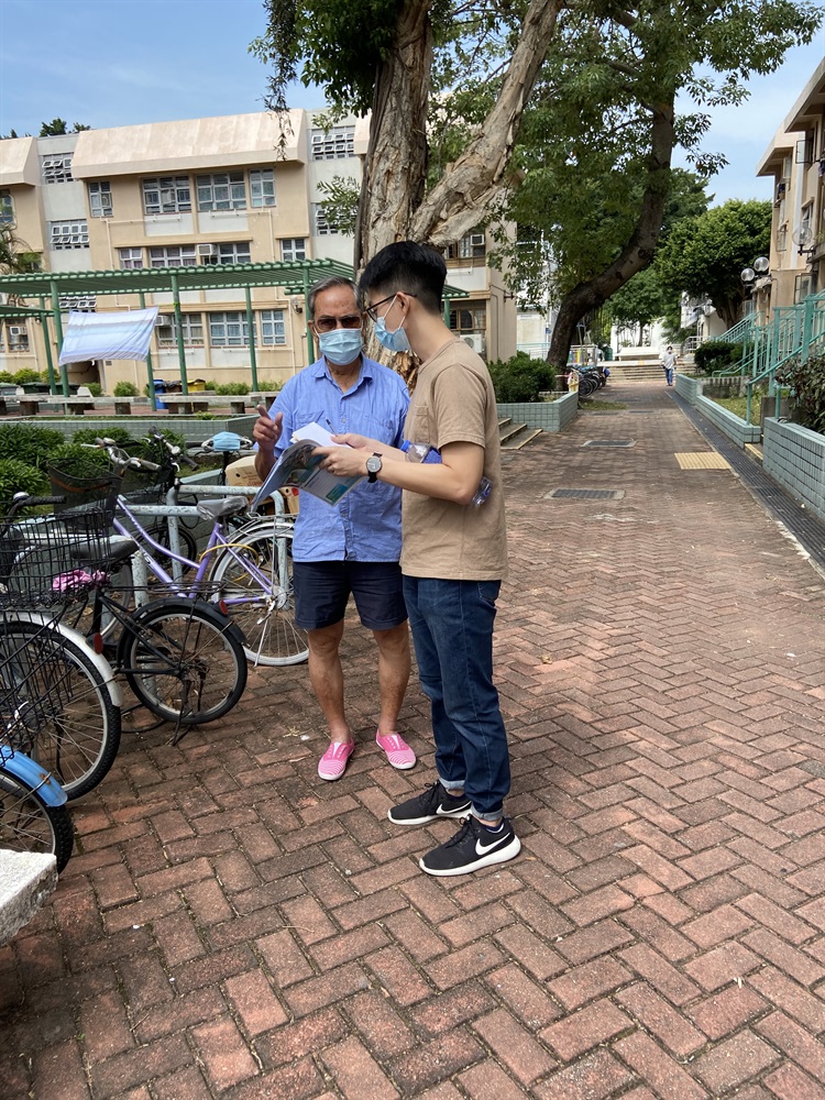 可持續大嶼辦事處在大澳設立街站介紹「大澳改善工程第二期第二階段」工程項目，包括擬建鹽田行人橋、寶珠潭行人橋、鹽田社區和文化活動用地及私家車泊位，以及楊侯古廟前園園景美化工程和相關設施的內容。我們又沿路走訪附近村落、棚屋及公共交通交匯處，向居民派發工程宣傳單張，講解工程內容，和他們交流，收集他們對相關工程的意見。