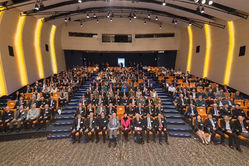 The Summit aimed to provide a platform for local and overseas experts to exchange views on the further development of the Slope Safety System in Hong Kong