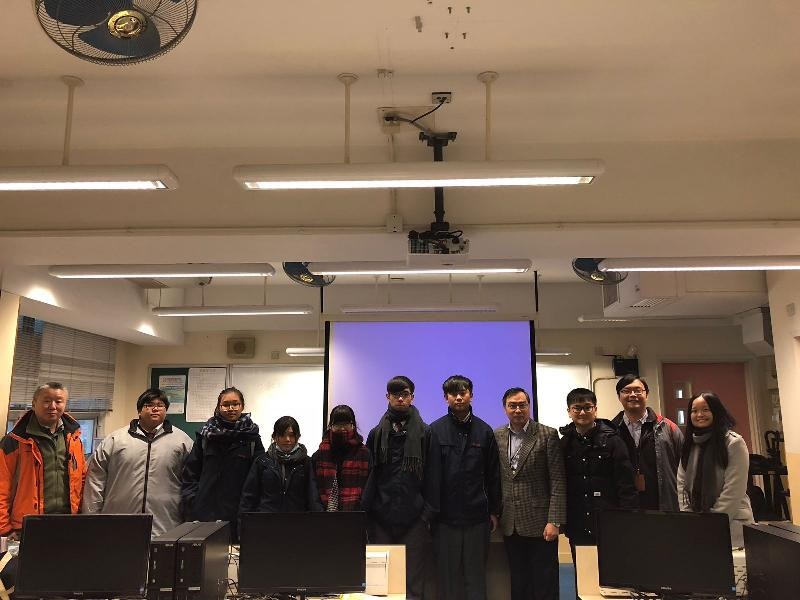 同學與友師大合照