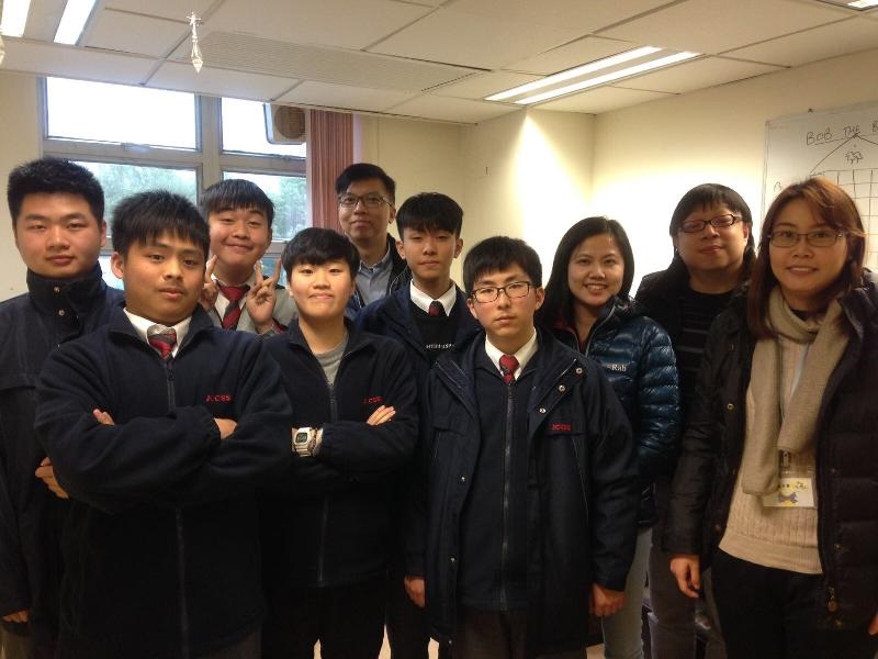 老師、學生與工程師大合照