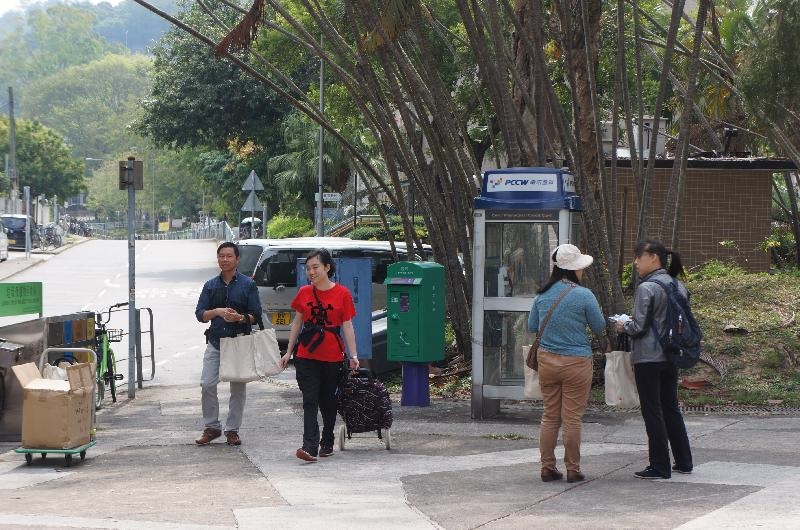 派發宣傳單張及講解非法耕種問題