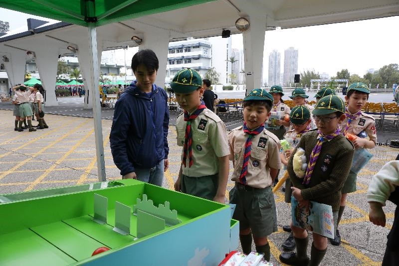 以山泥傾瀉為題的攤位遊戲